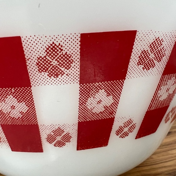 Federal Glass Red Plaid Mixing Bowl Checker Gingham 8in Milk Glass Farmhouse - Picture 16 of 16